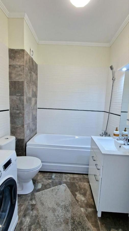 Cozy Apartment Prima Residence Oradea Eksteriør billede